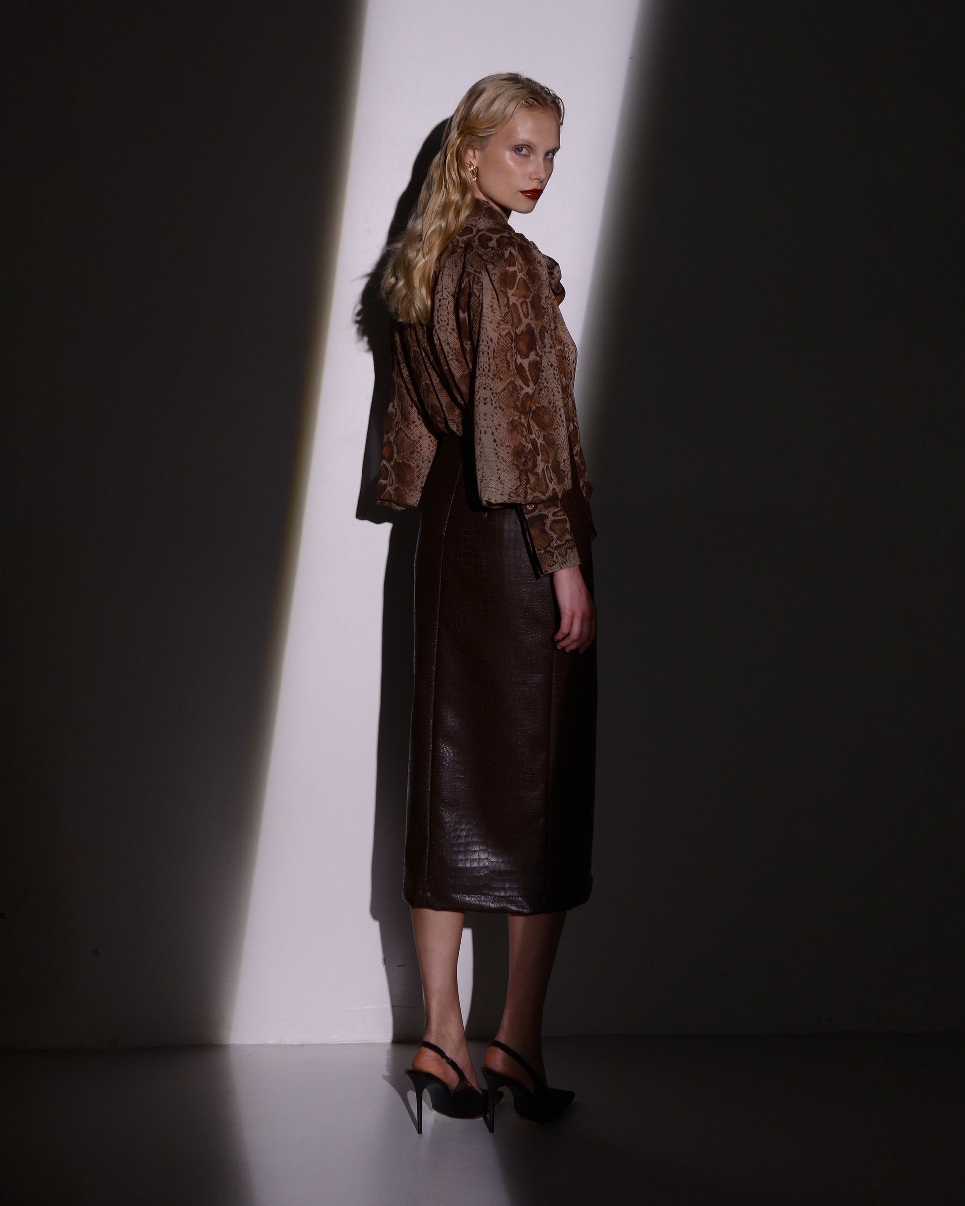 ALLURE SKIRT DARK BROWN