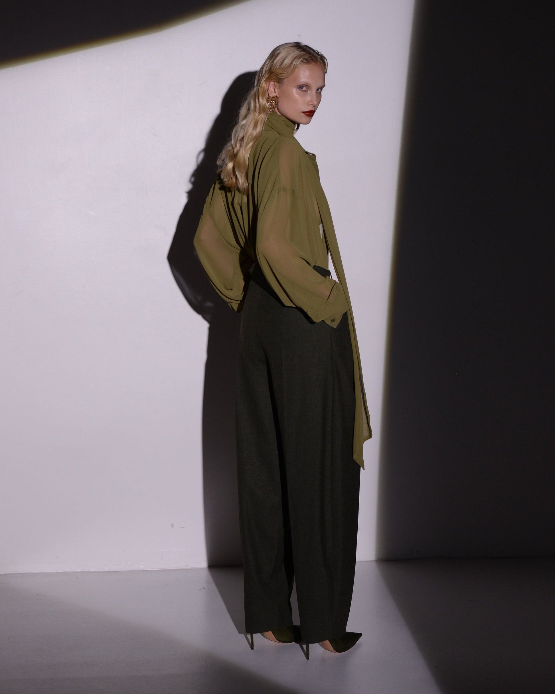 CURVED PANTS OLIVE