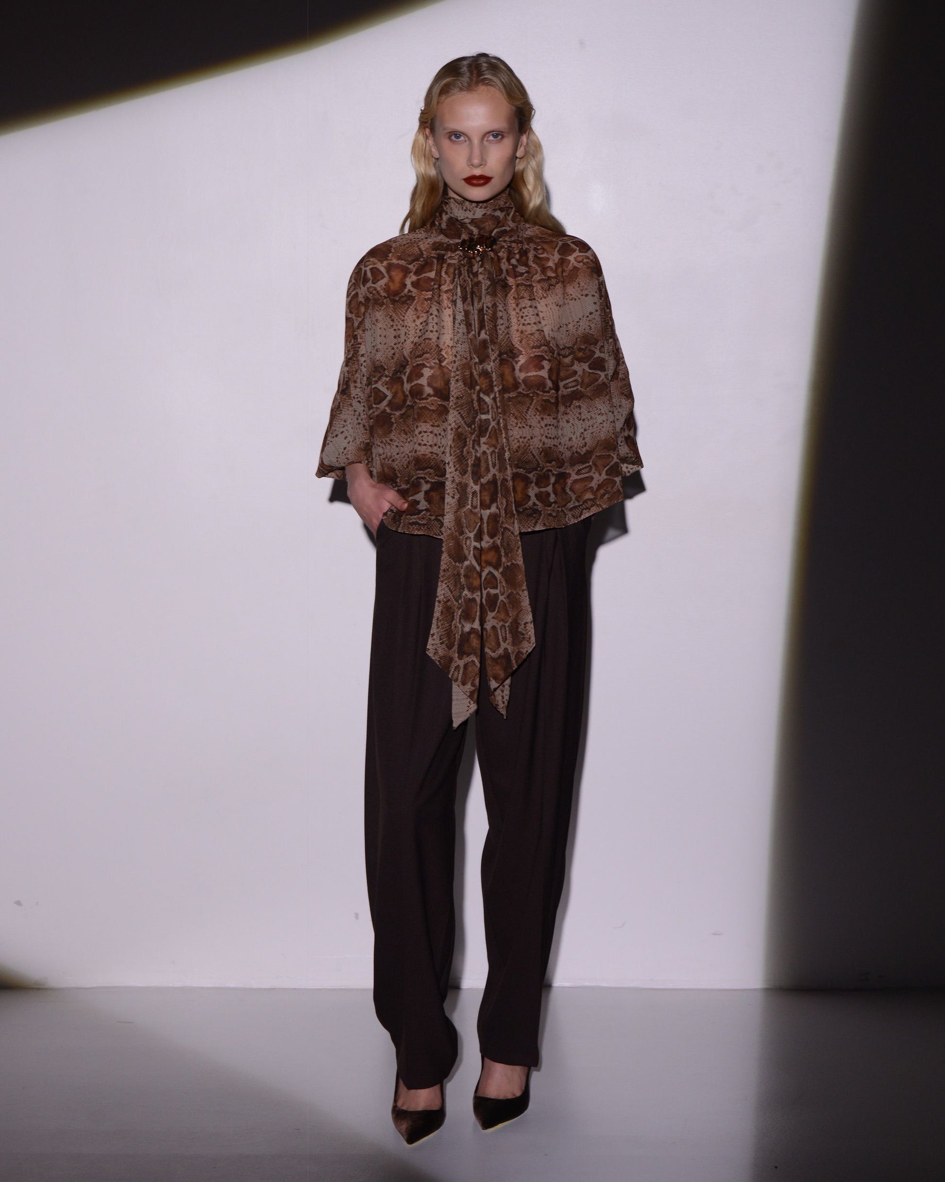 SECRET BLOUSE SNAKE PRINT